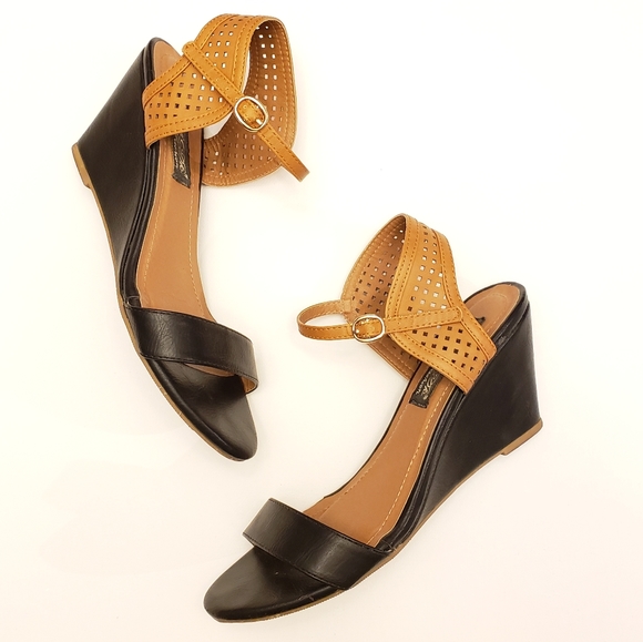 Shoes - *SOLD* Black and tan wedge work sandals